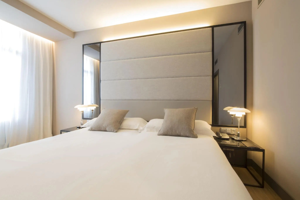 Double room (full double bed)