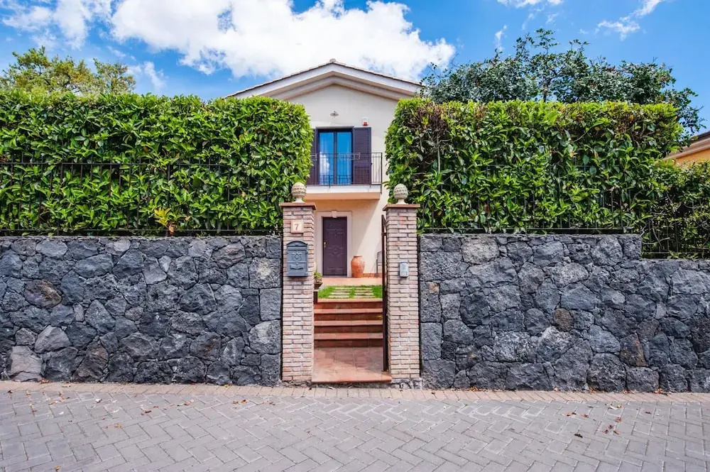 Siliqua House With Garden by Wonderful Italy