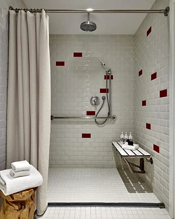 Double Suite with city view (full double bed)