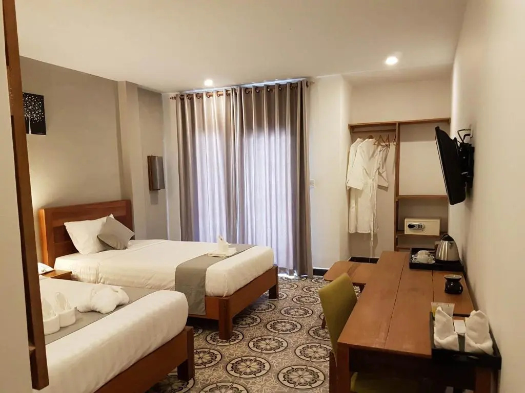 Deluxe Triple room with balcony