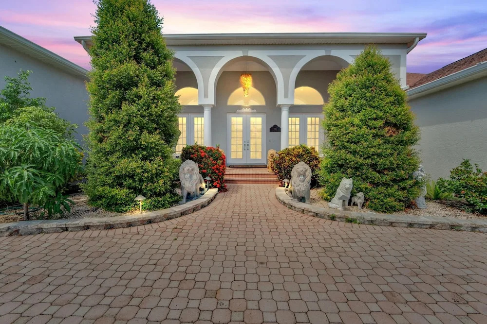 Luxurious Retreat at our Canal Front Pool Home 5BR