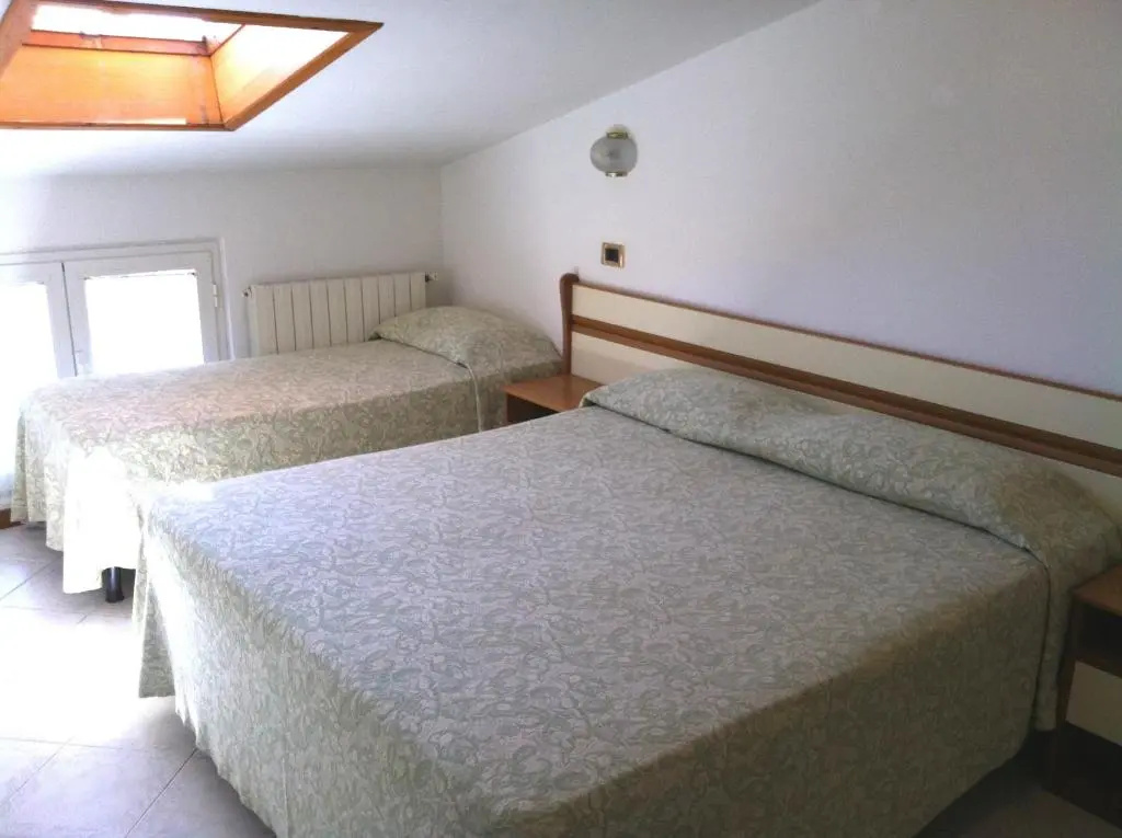 Economy room
