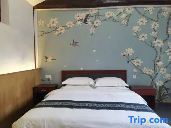Standard Double room with courtyard view (full double bed)