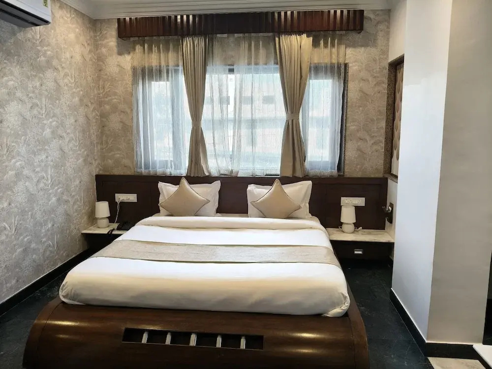 Premier room