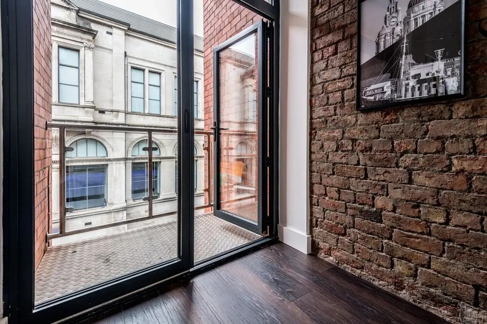 Prestige STAY Aparthotel - 42 Stanley Street Party Apartments