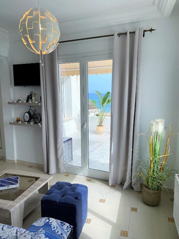 Отель Roof Top Pied dans l'Eau Panoramic View, 80 meters from Seaside, фото 2