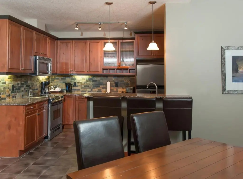 1 Bedroom Apartment with mountain view