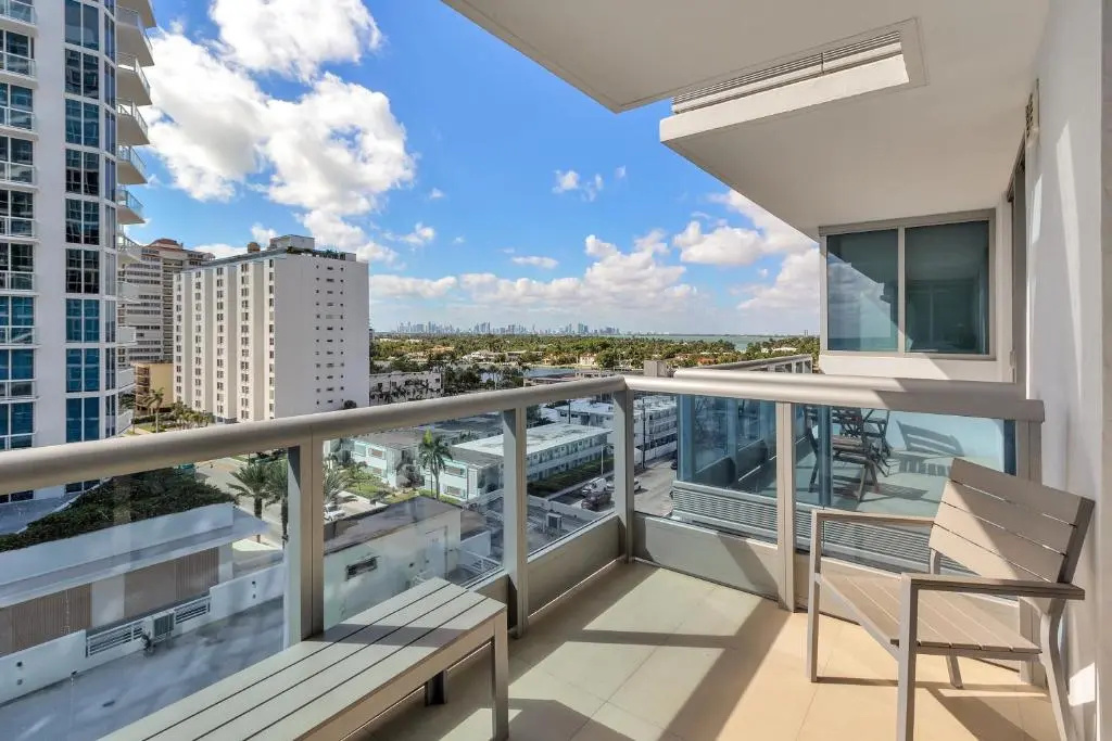 1 Bedroom Premium Apartment with balcony and with partial sea view