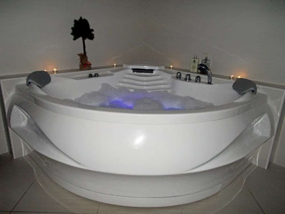 Luxury Three-bedroom Apartment With Amazing Overlook at the sea - фото 17