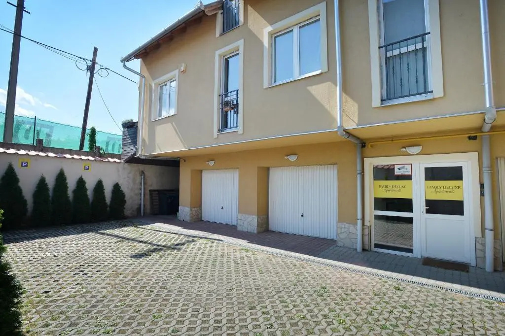 Family Deluxe Apartments