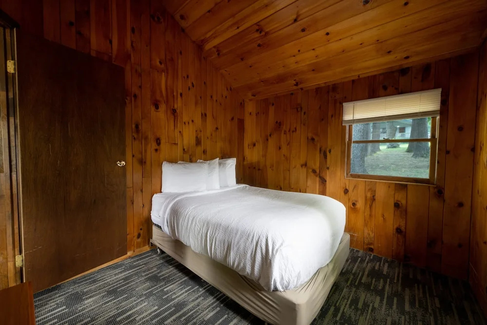4 Bedrooms Cottage