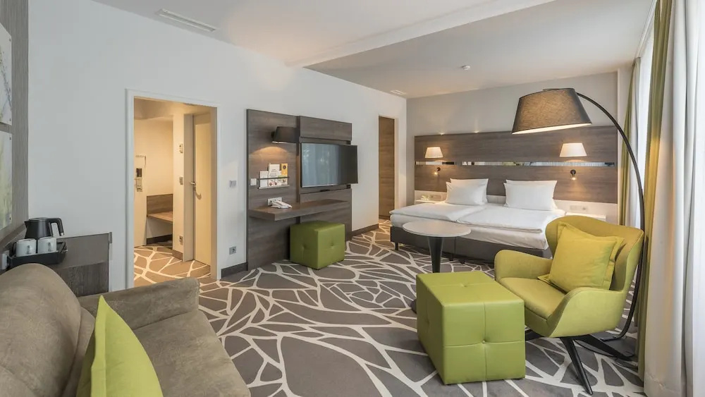 Double Suite (full double bed)