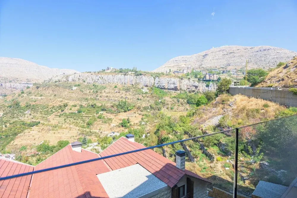 Verve 2BR Apt. by The Valley Kfardebian - фото 28