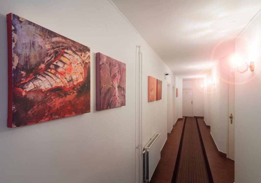 Hotel Phoenix by null