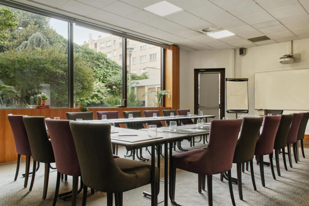 Chromatics Hotel & Restaurant The Hill Club by happyculture - Général