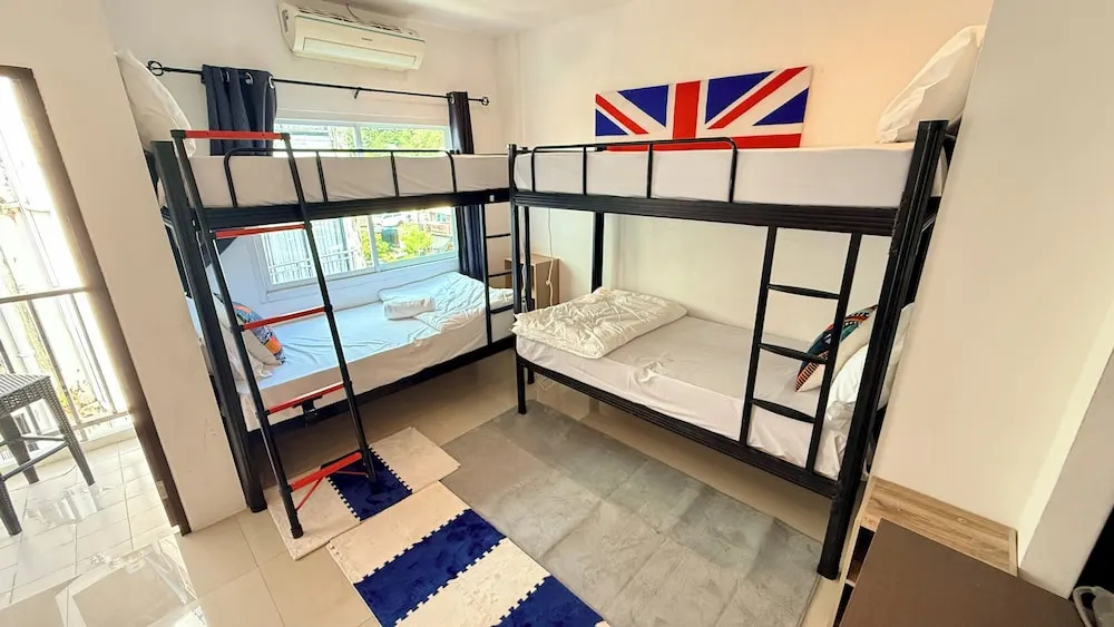 Standard Quadruple room with balcony