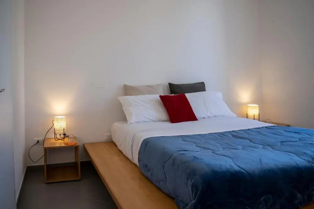 Standard Double room with balcony and with city view (full double bed)