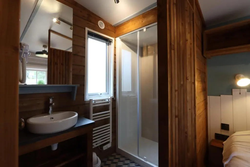 2 Bedrooms Chalet