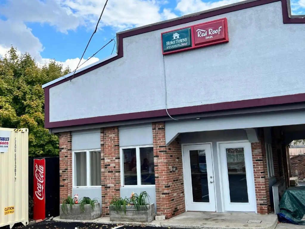 HomeTowne Studios by Red Roof Georgetown, KY