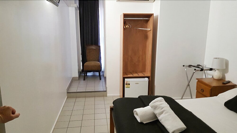 Airlie Beach Waterfront Accommodation by null