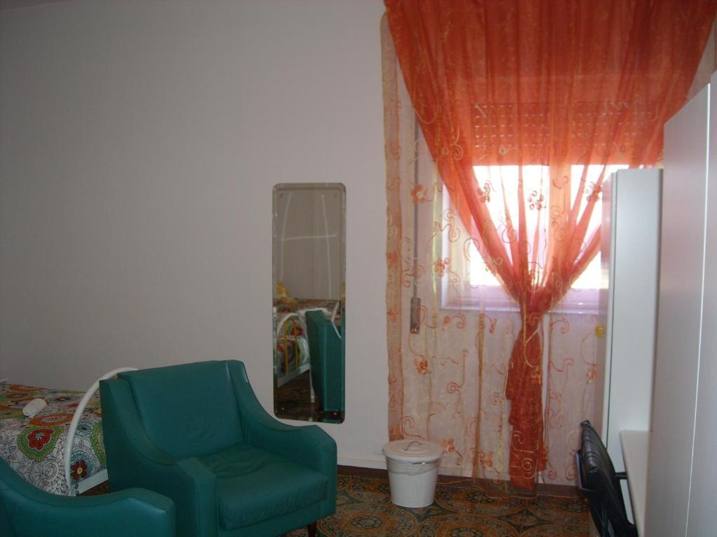 Standard Triple room with sea view
