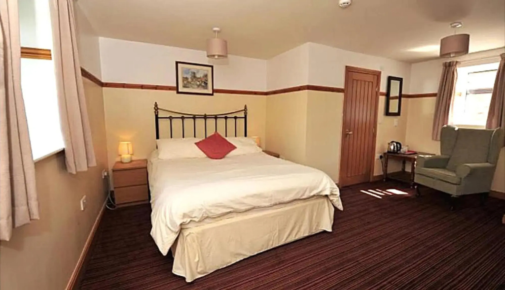 Chevin End Guest House - фото 3