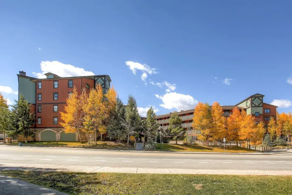 Sawmill Creek Condos by Ski Country Resorts