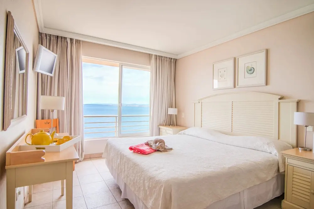 Standard Double room with ocean view (full double bed)