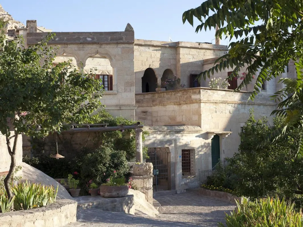 2 Bedrooms Villa