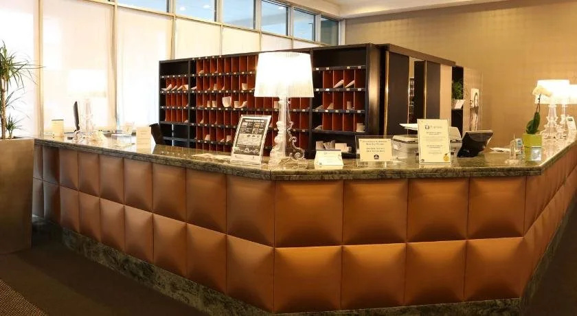 Lobby & Reception
