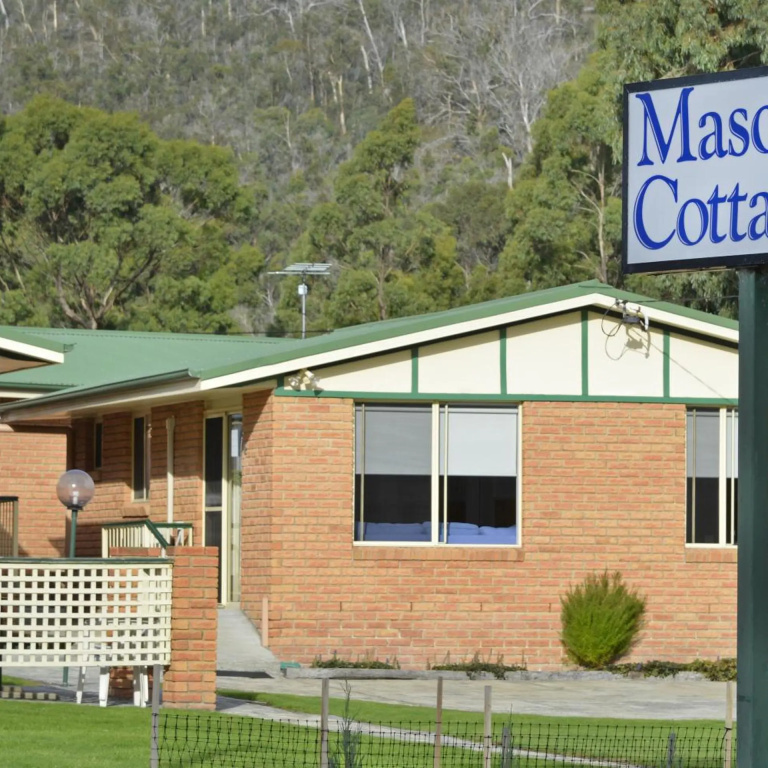Masons Cottages in Taranna