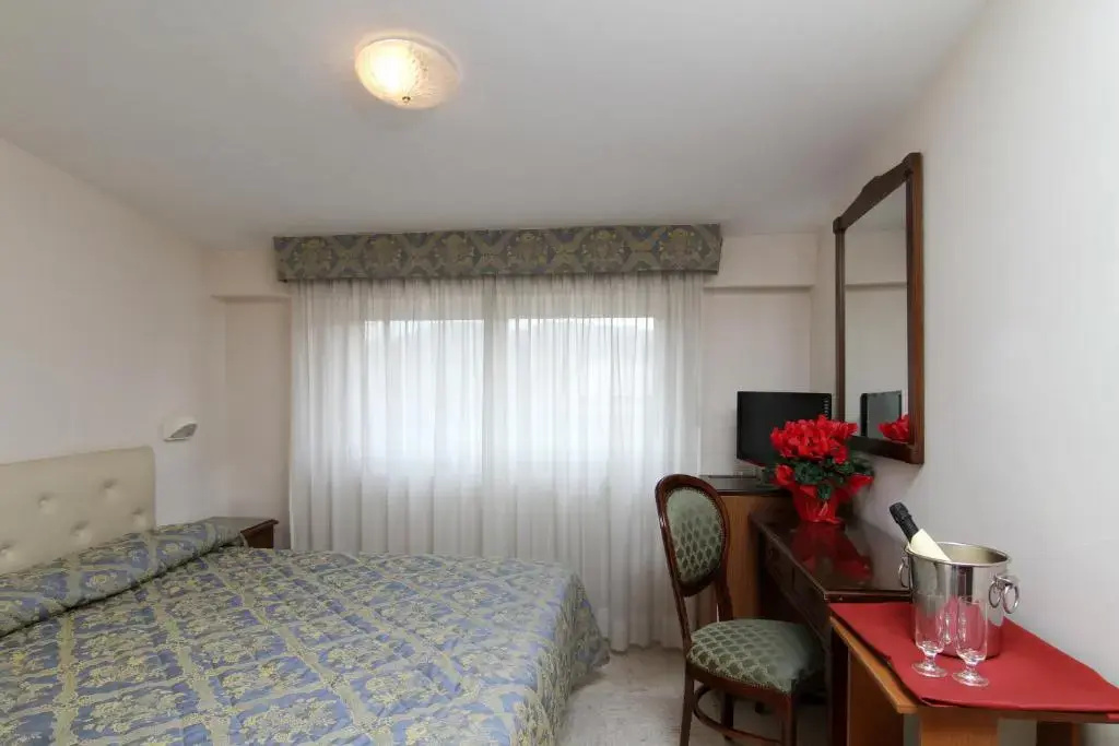 Mondial Park Hotel - Chambres