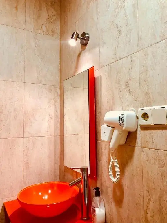 Standard Double room with street view (full double bed)