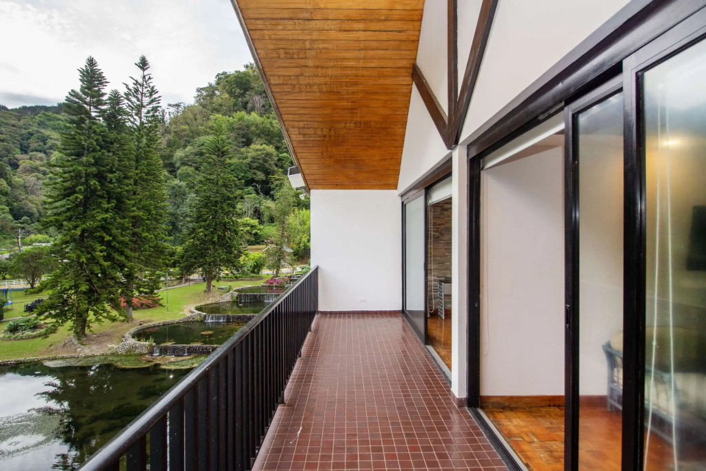 Balcony & Terrace