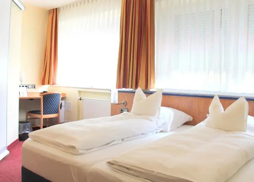 Standard Double room (full double bed)