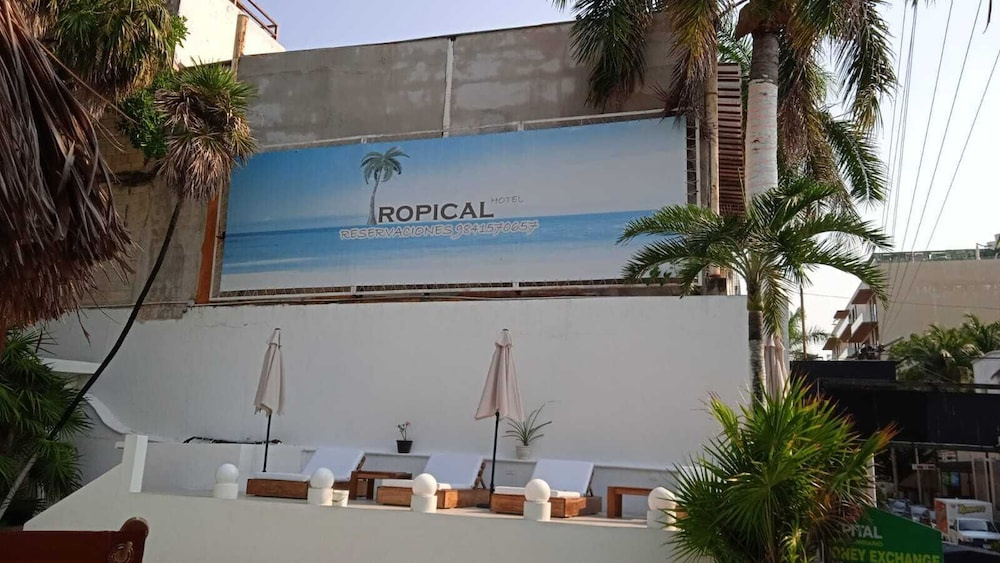 Hotel tropical casa blanca
