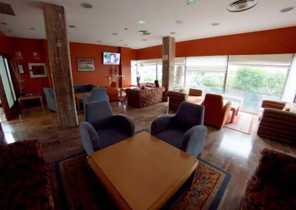 Lobby & Reception
