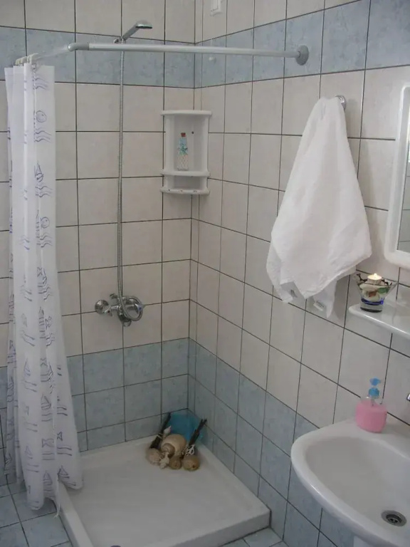 2 Bedrooms Standard Quadruple room with garden view