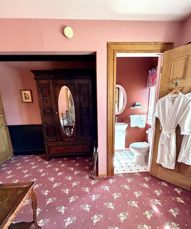 Economy room