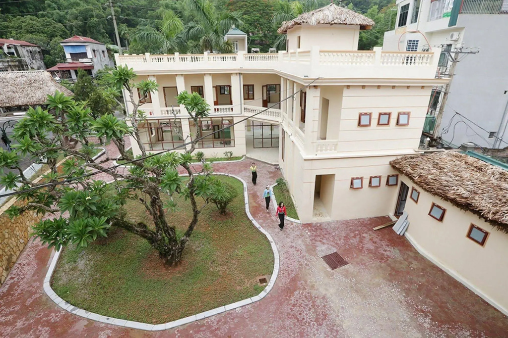 Hoa Binh Hotel