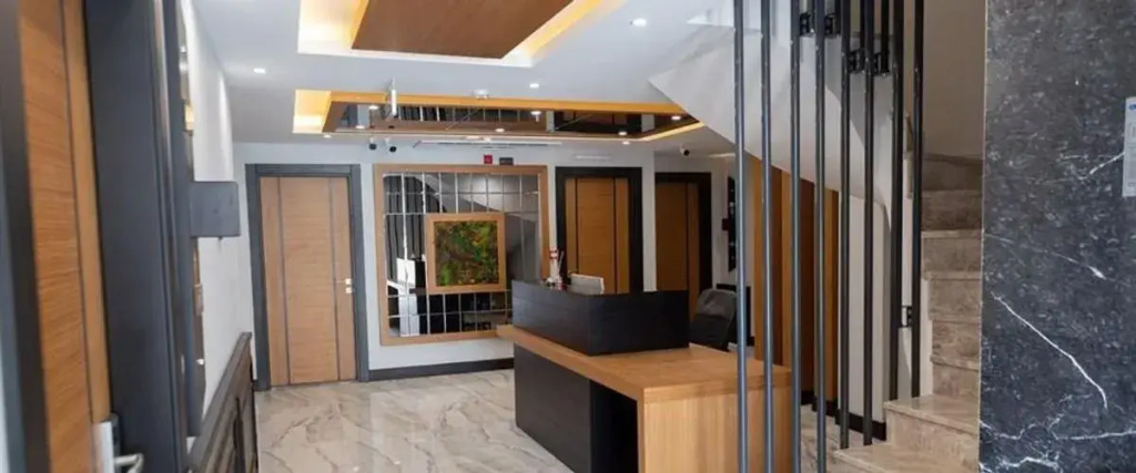 Lobby & Reception