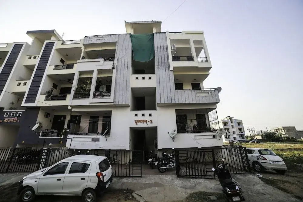 Oyo Home 17383 Elegant 3bhk