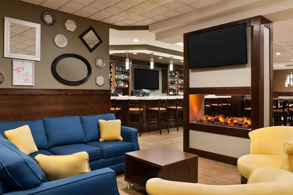 Lobby & Reception