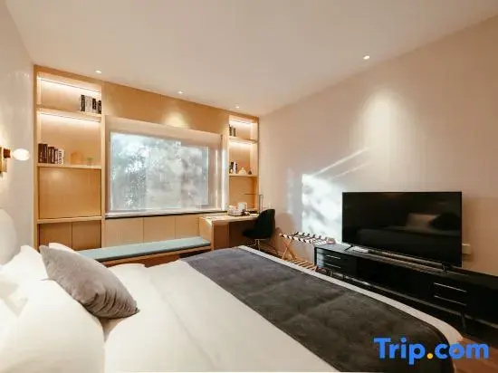 Standard Double room with garden view (full double bed)