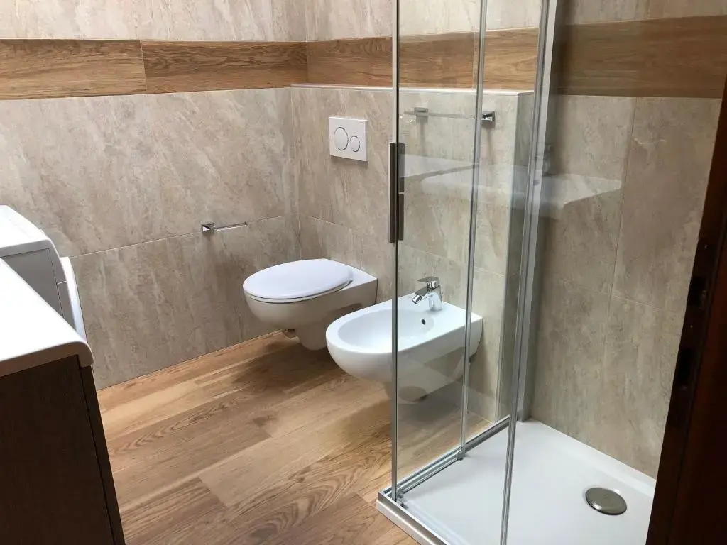 2 Bedrooms Attic Apartment