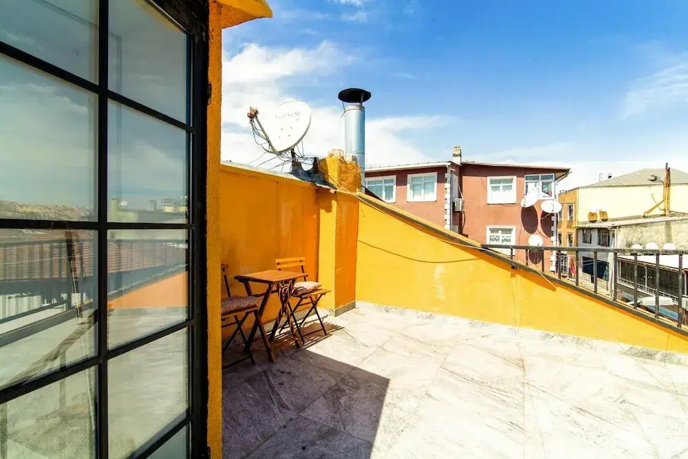 Single House Luminous and Chic Flat in Fatih