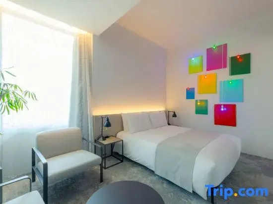 Superior Double room with city view (full double bed)