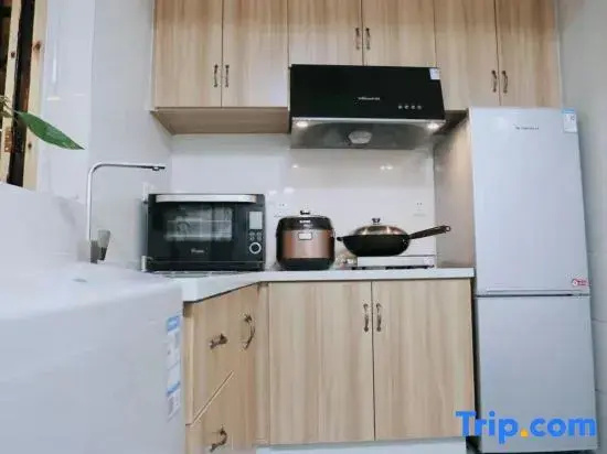 Food & Beverage