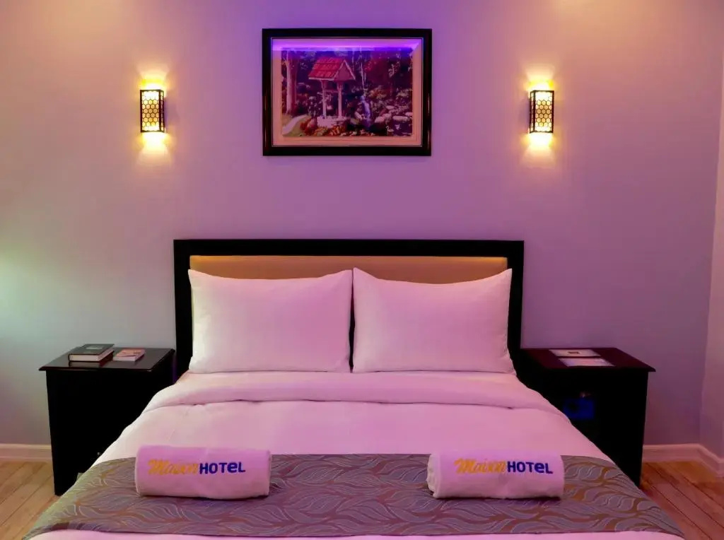 Deluxe Double room (full double bed)