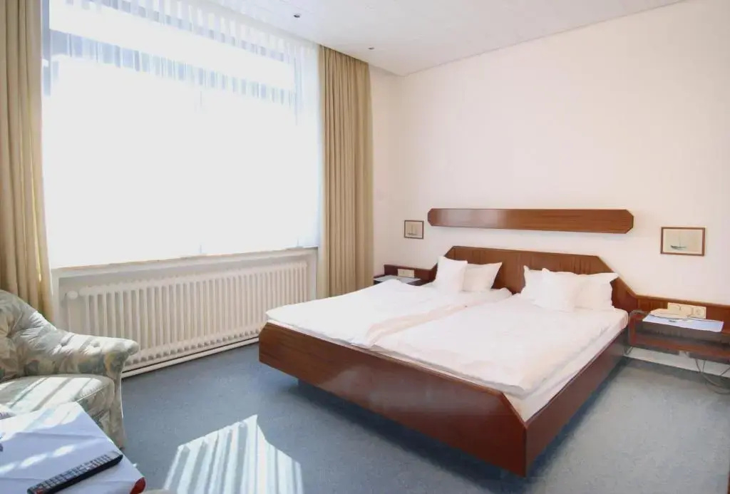 Standard Double room (full double bed)